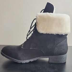Comfortview Winter Boots Black and Cream Faux Fur Cuff